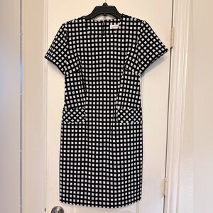 Calvin Klein black and white squares dress with pockets. Size 4.